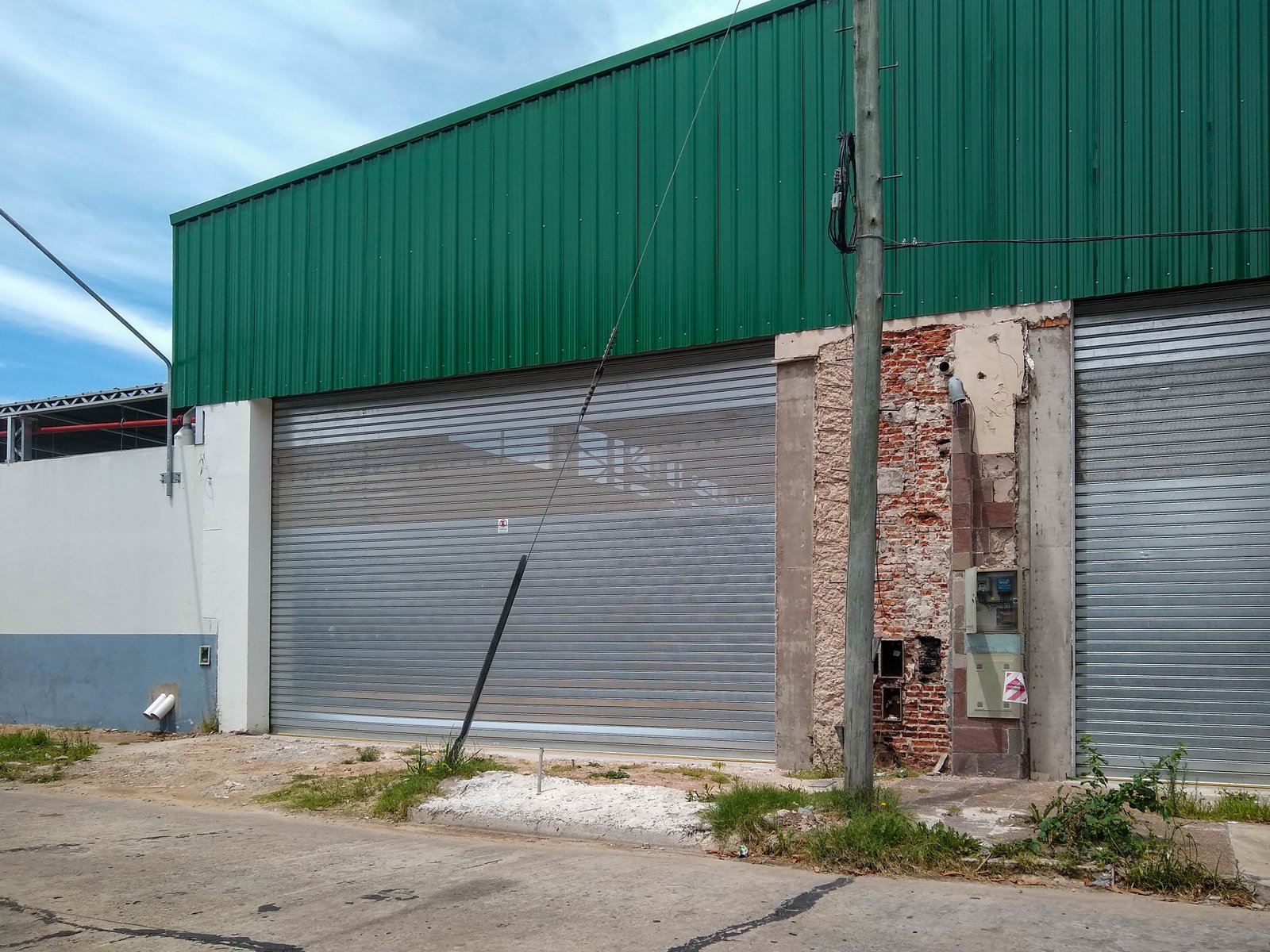 Detalle de viga reticulada de contraviento en el galpón Asoprofarma