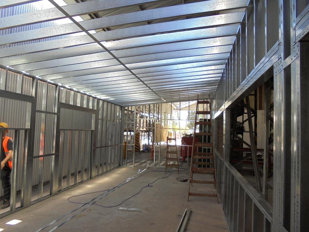 Avance de la estructura Steel Frame integrada a la nave de Colorín