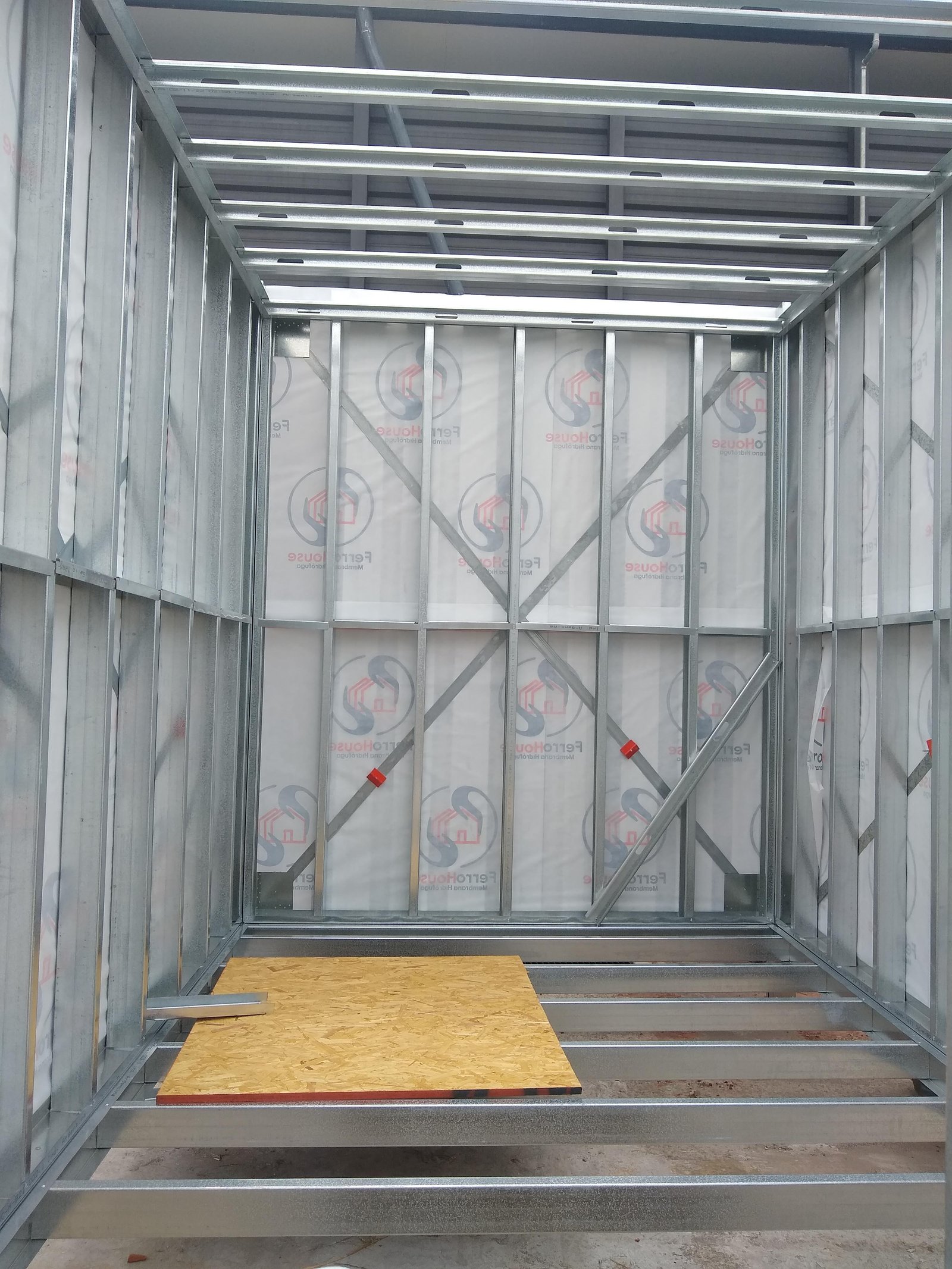 Estructura en Steel Frame del módulo de oficinas de Asoprofarma