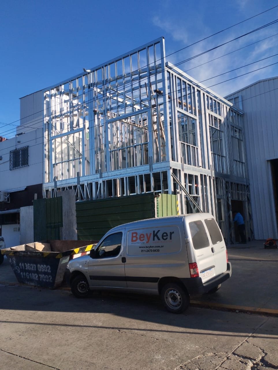 Perfiles de acero galvanizado de la ampliación R&V en Quilmes