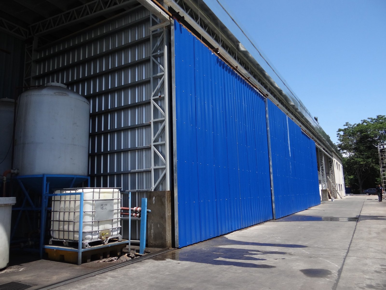 Depósito de materia prima Taranto terminado y cerrado