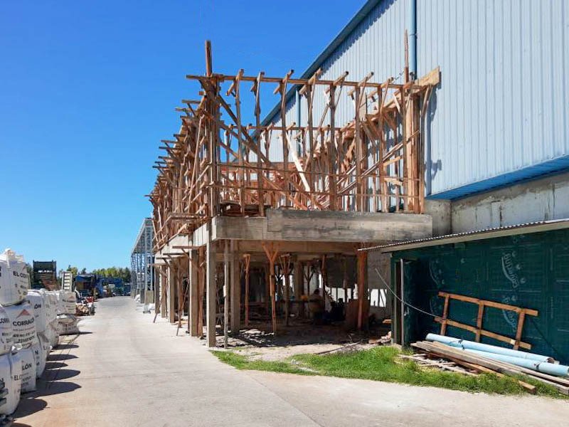 Entrepiso alivianado en construcción del edificio de oficinas Taranto